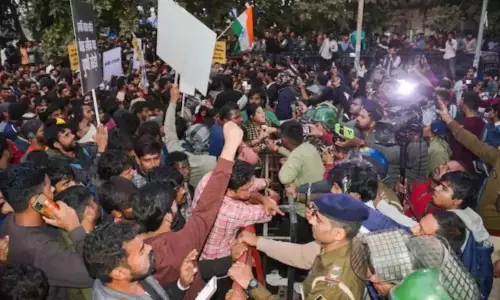 UGC : వర్సిటీల్లో కుల రాజకీయాలకు బ్రేక్? యూజీసీ ఈక్విటీ నిబంధనలపై సుప్రీంకోర్టు సంచలన తీర్పు