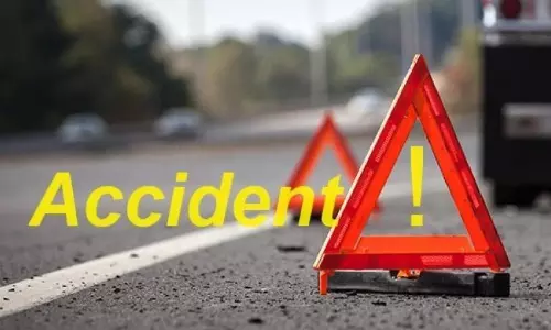 Chittoor District: చిత్తూరులో స్కూల్ బస్సు ప్రమాదం: 15 మంది విద్యార్థులకు తీవ్ర గాయాలు