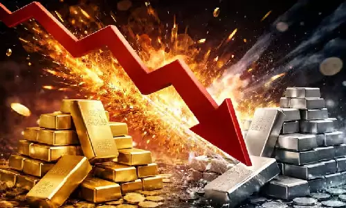 Gold Price Crash: పసిడి ప్రియులకు గుడ్ న్యూస్..బంగారం రూ.25వేలు, వెండి రూ.85వేలు తగ్గింది..మిస్సవద్దు Gold Price Crash: పసిడి ప్రియులకు గుడ్ న్యూస్..బంగారం రూ.25వేలు, వెండి రూ.85వేలు తగ్గింది..మిస్సవద్దు