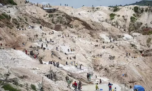 Tragedy : తీవ్ర విషాదం..గని కూలి 200 మందికి పైగా మృతి Tragedy : తీవ్ర విషాదం..గని కూలి 200 మందికి పైగా మృతి