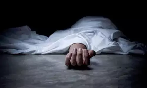 Hyderabad: రైలు కిందపడి ఒకే కుటుంబానికి చెందిన ముగ్గురి ఆత్మహత్య