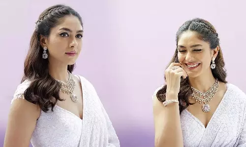 Mrunal Thakur: ధనుష్‌తో కాదు..ఆ యంగ్ హీరోతో మృణాల్ ఠాకూర్ సీక్రెట్ రిలేషన్‌షిప్....?