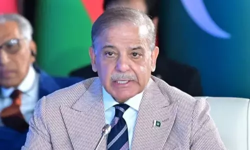 Shehbaz Sharif:  రుణాల కోసం మిత్రదేశాల చుట్టూ ప్రదక్షిణలు.. పాకిస్థాన్ దారుణ పరిస్థితిని అంగీకరించిన షెహబాజ్..!