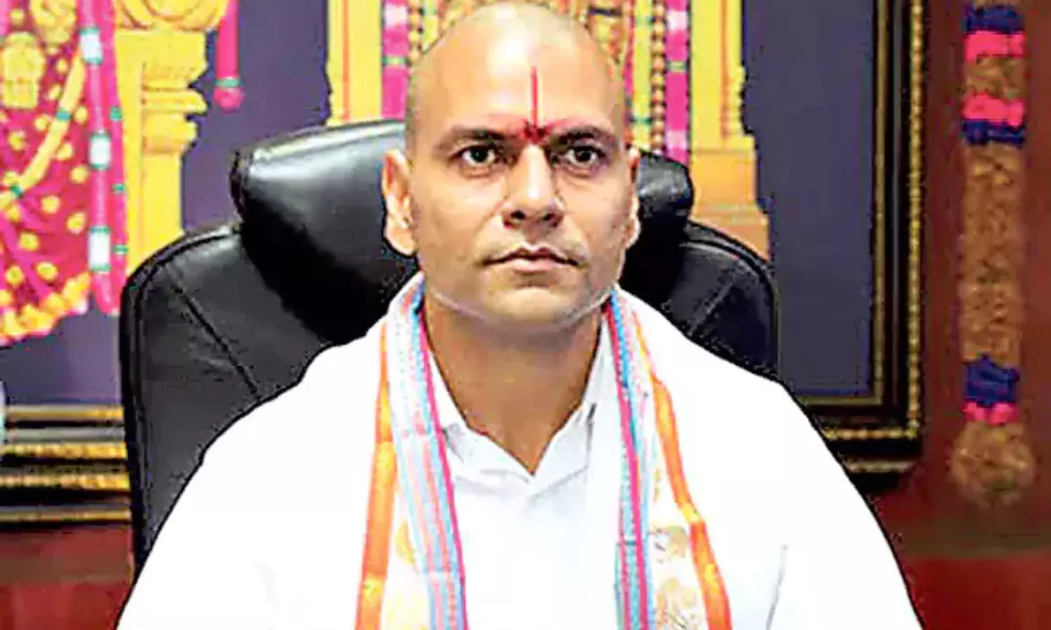 TTD: తితిదే ఈవో అనిల్ కుమార్ సింఘాల్ బదిలీ.. రవిచంద్రకు అదనపు బాధ్యతలు TTD: తితిదే ఈవో అనిల్ కుమార్ సింఘాల్ బదిలీ.. రవిచంద్రకు అదనపు బాధ్యతలు