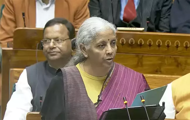 Budget 2026: చిన్న, మధ్యతరహా పరిశ్రమలకు భారీ ఊరట – రూ.10,000 కోట్ల గ్రోత్ ఫండ్ Budget 2026: చిన్న, మధ్యతరహా పరిశ్రమలకు భారీ ఊరట – రూ.10,000 కోట్ల గ్రోత్ ఫండ్