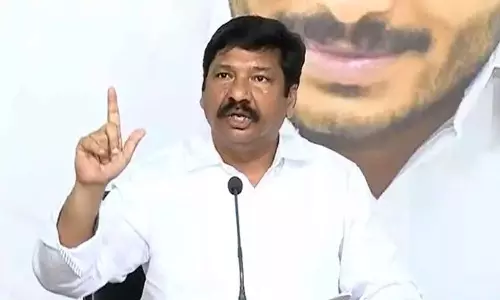 Jogi Ramesh: అజ్ఞాతంలోకి మాజీ మంత్రి జోగి రమేశ్.. ఫోన్ స్విచ్ఛాఫ్!