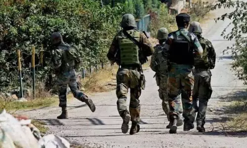 ఉధంపూర్‌లో భారీ ఎన్‌కౌంటర్: జైషే మహ్మద్ టాప్ కమాండర్ ఖతం.. ఉగ్రవాదుల గుహను పేల్చేసిన ఆర్మీ!