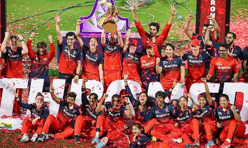 WPL 2026 Final : మహిళా క్రికెట్ చరిత్రలో ఆర్సీబీ సునామీ.. ఢిల్లీని ఓడించి కప్పు కొట్టిన మంధాన సేన