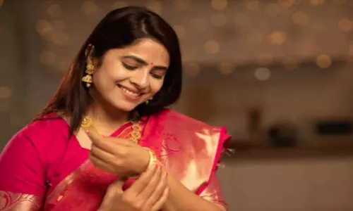 నగలు వేసుకుని బయటకు వెళ్తున్నారా? ఈ జాగ్రత్తలు తీసుకోకపోతే మీకే ప్రమాదం!