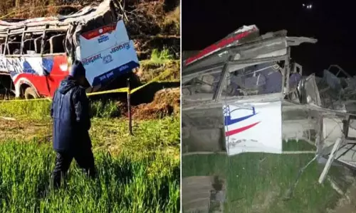 Nepal Bus Accident: నేపాల్ బస్సు ప్రమాదం .. లోయలో పడిపడి 13 మంది మృతి