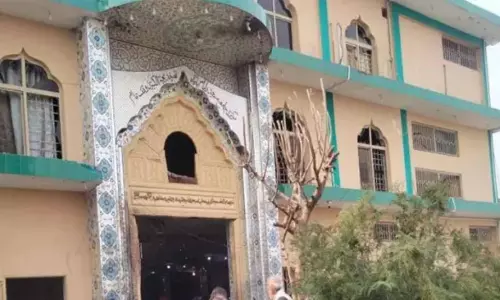 Pakistan: రక్తసిక్తమైన ఇస్లామాబాద్‌: మసీదు వద్ద ఆత్మాహుతి దాడి.. 10 మంది దుర్మరణం.. పాక్‌లో ఎమర్జెన్సీ!