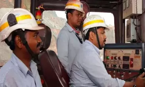 Gulf Jobs: ఐటీఐ, డిప్లొమా అర్హత ఉన్నవారికి సౌదీ అరేబియాలో ఉద్యోగాలు.. నెలకు రూ.72,000 వరకు వేతనం