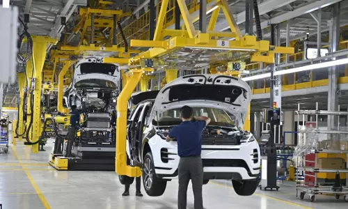 Tata Motors new factory: తమిళనాడులో టాటా జోరు.. రాణిపేటలో రూ. 9,000 కోట్ల ప్లాంట్ ప్రారంభం