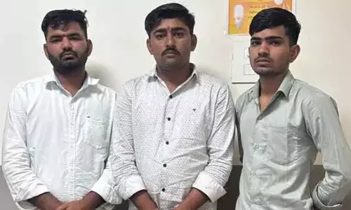 గోషామహల్‌లో భారీ నగదు సీజ్: రెండు బైక్‌లపై తరలిస్తుండగా పట్టుకున్న పోలీసులు!