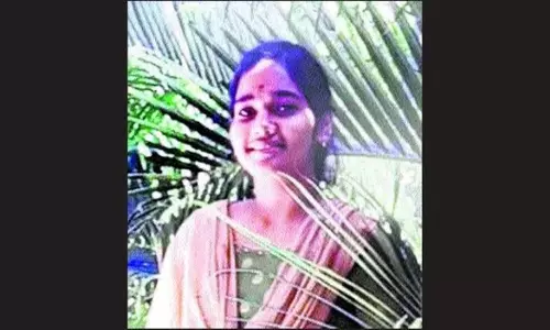 Anantapur: తీరని ఒంటరితనం.. కష్టాల కడలిలో అనాథ యువతి బలి: వెటర్నరీ డిప్లొమా చదివినా దక్కని ఓదార్పు!