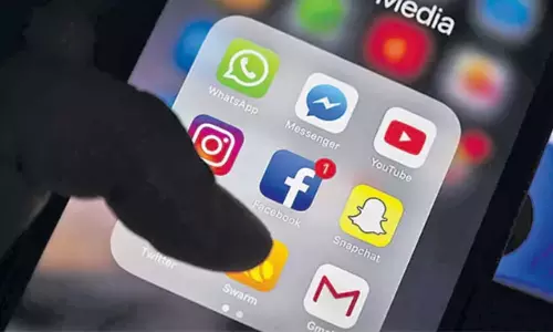 డీప్‌ఫేక్‌లకు కేంద్రం చెక్: ఏఐ కంటెంట్‌పై సోషల్ మీడియాకు కఠిన ఆదేశాలు.. ఆ వీడియో గుర్తిస్తే 3 గంటల్లోనే తొలగించాలి!