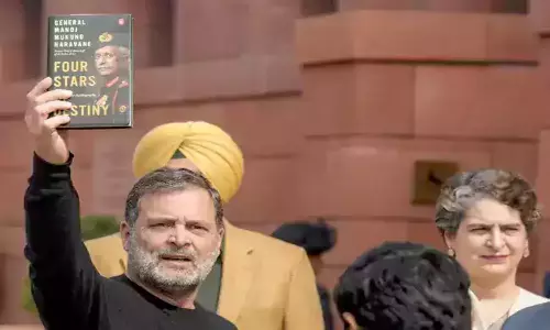 Delhi Police: మాజీ ఆర్మీ చీఫ్ పుస్తకంపై వివాదం: పెంగ్విన్ సంస్థకు ఢిల్లీ పోలీసుల నోటీసులు!