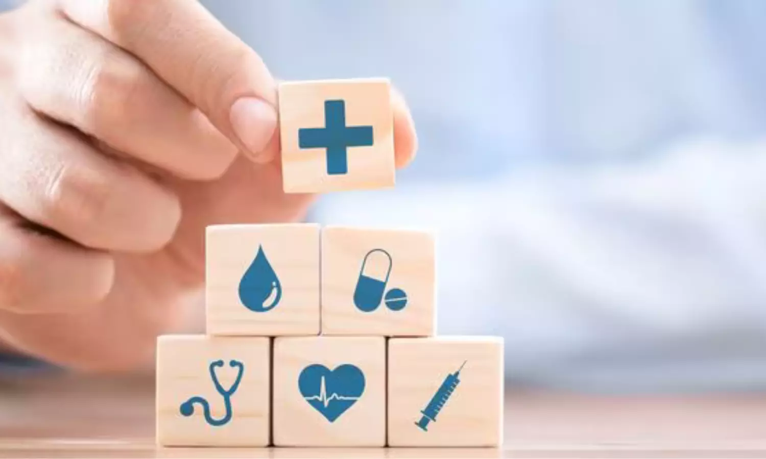 Health Insurance Tips: ఆసుపత్రి ఖర్చులు పెరుగుతున్న వేళ సరైన ఆరోగ్య బీమా ఎలా ఎంచుకోవాలి Health Insurance Tips: ఆసుపత్రి ఖర్చులు పెరుగుతున్న వేళ సరైన ఆరోగ్య బీమా ఎలా ఎంచుకోవాలి