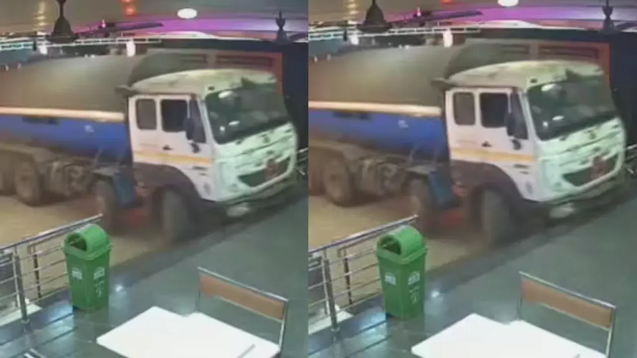 Viral Video : దాబాలోకి దూసుకెళ్లిన లారీ.. సెకను గ్యాప్లో తప్పించుకున్న వ్యక్తి.. ఒళ్లు గగుర్పొడిచే దృశ్యం Viral Video : దాబాలోకి దూసుకెళ్లిన లారీ.. సెకను గ్యాప్లో తప్పించుకున్న వ్యక్తి.. ఒళ్లు గగుర్పొడిచే దృశ్యం