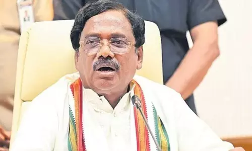 Kyathanpally: క్యాతన్ పల్లిలో పరిస్థితి ఉద్రిక్తం.. మంత్రి వివేక్ కాన్వాయిపై రాళ్ల దాడి