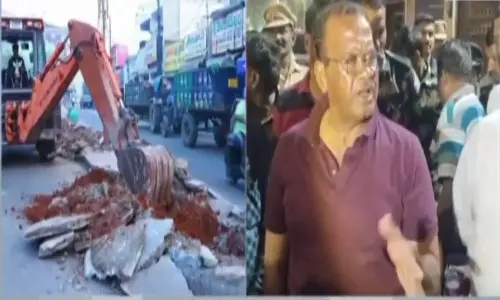 నల్గొండలో కోమటిరెడ్డి మార్క్ యాక్షన్.. తెల్లవారుజామునే ఫుట్‌పాత్‌ల క్లీనింగ్.. రెండేళ్లలో భాగ్యనగరంలా మారుస్తానని హామీ!