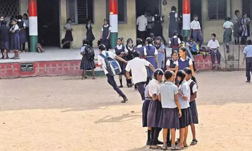 విద్యార్థులకు అలర్ట్.. మార్చి 16 నుంచి ఒంటిపూట బడులు.. వేసవి సెలవులు ఎప్పటినుంచంటే?