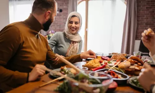 Ramadan 2026: ఇఫ్తార్ సమయంలో ఈ తప్పులు అస్సలు చేయకండి!