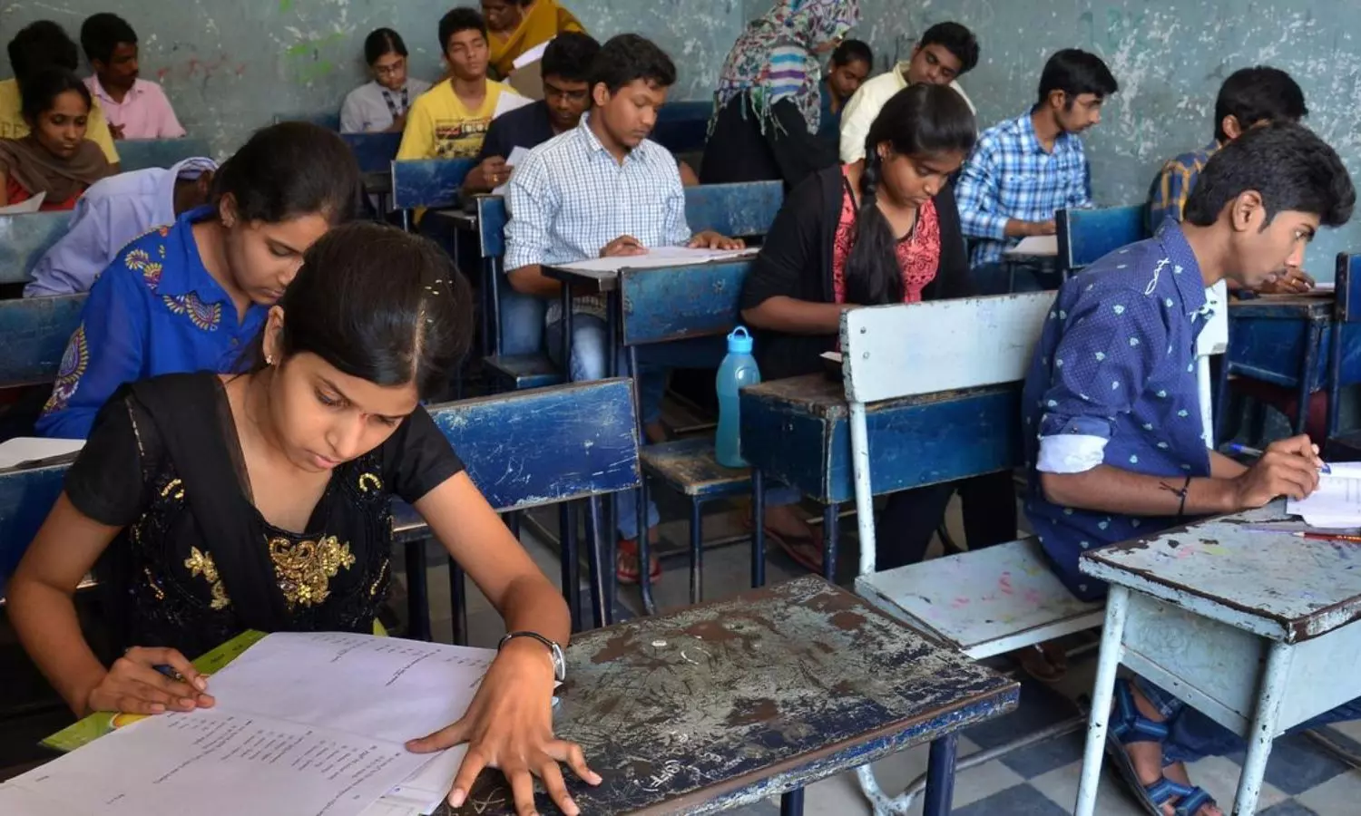 Telangana SSC Exams 2026: 10/10 జీపీఏ లక్ష్యంగా విద్యాశాఖ కసరత్తు.. కొత్త కార్యాచరణ ఇదే! Telangana SSC Exams 2026: 10/10 జీపీఏ లక్ష్యంగా విద్యాశాఖ కసరత్తు.. కొత్త కార్యాచరణ ఇదే!