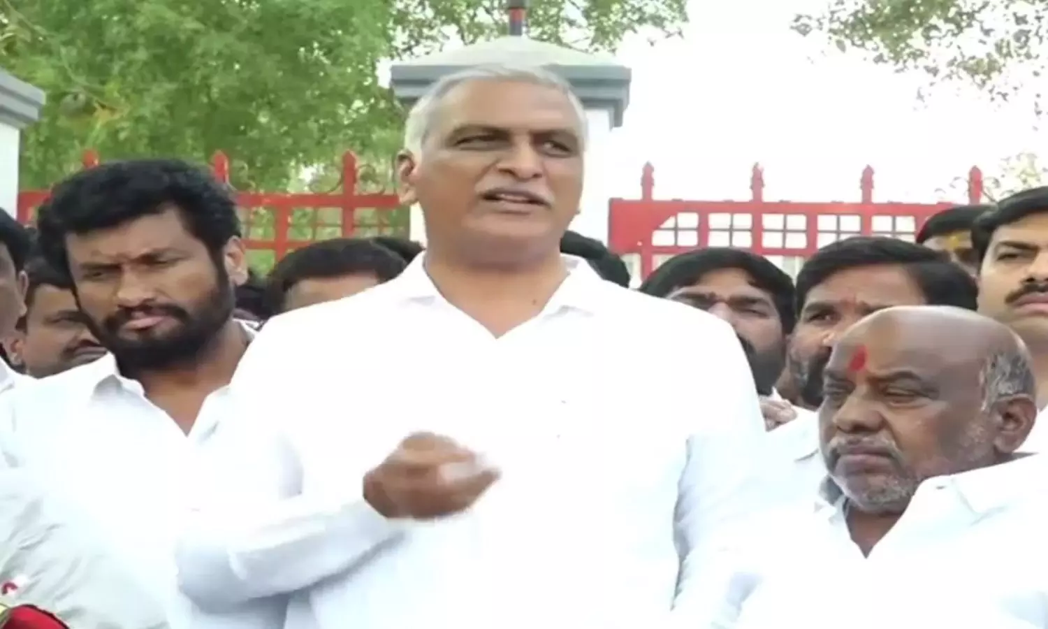 Harish Rao: అధికారులకు హరీష్ రావు సీరియస్ వార్నింగ్! Harish Rao: అధికారులకు హరీష్ రావు సీరియస్ వార్నింగ్!