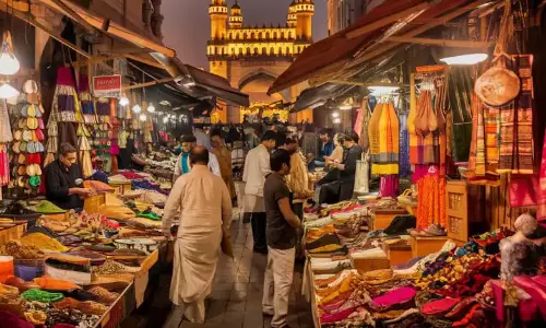 Ramadan 2026 : రంజాన్ వేళ భాగ్యనగరంలో నైట్ షాపింగ్.. 24 గంటలు దుకాణాలు తెరిచేందుకు సర్కార్ గ్రీన్ సిగ్నల్