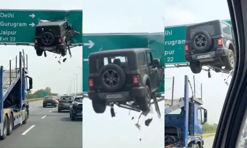 Fact Check of a video showing thar vehicle strucked in a sighn board on delhi highway Fact Check of a video showing thar vehicle strucked in a sighn board on delhi highway