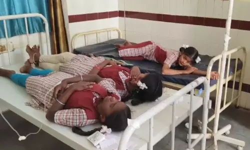 Medak: కేజీబీవీలో ఫుడ్ పాయిజన్.. 25 మంది విద్యార్థినులకు అస్వస్థత!