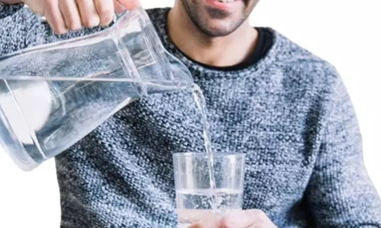 Health Tips: నిద్రలేవగానే నీళ్లు తాగుతున్నారా? ఈ విషయాలు తెలుసుకోకపోతే డేంజర్! Health Tips: నిద్రలేవగానే నీళ్లు తాగుతున్నారా? ఈ విషయాలు తెలుసుకోకపోతే డేంజర్!