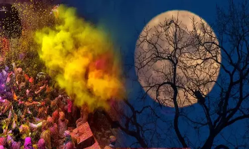 Lunar Eclipse On Holi: హోలీ రోజే సుదీర్ఘ చంద్రగ్రహణం.. పండుగ జరుపుకోవచ్చా?