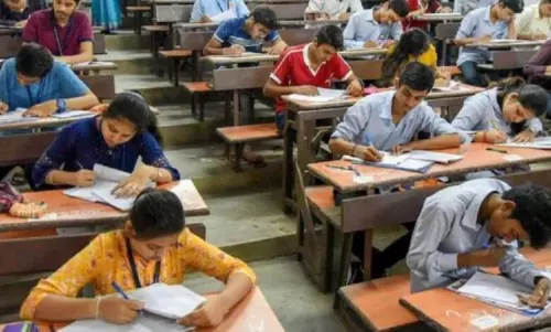 Inter Exams : ఏపీలో రేపటి నుంచే ఇంటర్ పరీక్షలు.. సిద్ధమైన 1,537 సెంటర్లు..నిమిషం లేటైనా నో ఎంట్రీ