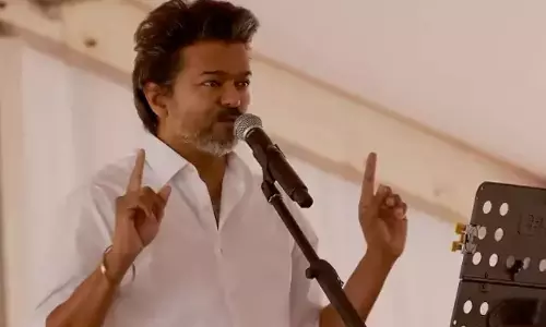 Vijay: డీఎంకేకు ఓటు వేస్తే బీజేపీకి వేసినట్లే.. వేలూరు సభలో సీఎం స్టాలిన్‌పై విజయ్ నిప్పులు!