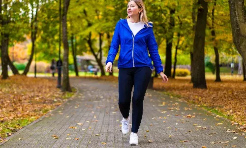 Walking: తిన్న వెంటనే నడవడం మంచిదేనా? నిపుణులు ఏమంటున్నారో చూడండి..