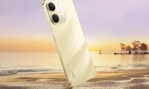 Realme P4 Lite 4G: రియల్‌మీ నుంచి బడ్జెట్ ధమాకా: తక్కువ ధరలో అదిరిపోయే ఫీచర్లు!