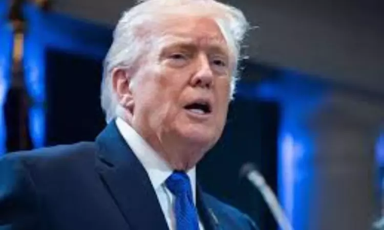 Trump Tariffs టారీఫ్స్పై ట్రంప్ మరోసారీ కీలక వ్యాఖ్యలు చేశారు. సుప్రీంకోర్టు తీర్పును ఆసరాగా చేసుకుని.. ఆటలు ఆడాలనుకునే దేశాలుపై భారీ టారీఫ్స్ తప్పవని హెచ్చరించారు. Trump Tariffs టారీఫ్స్పై ట్రంప్ మరోసారీ కీలక వ్యాఖ్యలు చేశారు. సుప్రీంకోర్టు తీర్పును ఆసరాగా చేసుకుని.. ఆటలు ఆడాలనుకునే దేశాలుపై భారీ టారీఫ్స్ తప్పవని హెచ్చరించారు.