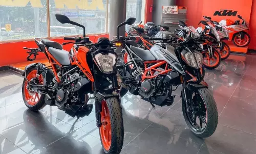 KTM 200- 250 Duke: : యువత కలల బైక్.. కేటీఎం డ్యూక్.. కొత్త రంగుల్లో యమ స్పీడ్!