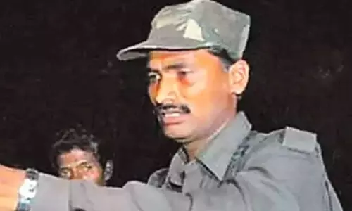 Former Maoist Chief Dev Ji : ఐటీ ఉద్యోగులతో కలవాలని మాజీ మావోయిస్ట్ దేవ్ జీ వ్యాఖ్యలు Former Maoist Chief Dev Ji : ఐటీ ఉద్యోగులతో కలవాలని మాజీ మావోయిస్ట్ దేవ్ జీ వ్యాఖ్యలు