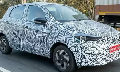 Tata Tiago EV : బడ్జెట్ ధరలో లగ్జరీ ఈవీ.. టియాగోలో ఫస్ట్ టైమ్ సన్రూఫ్, 360 డిగ్రీ కెమెరా Tata Tiago EV : బడ్జెట్ ధరలో లగ్జరీ ఈవీ.. టియాగోలో ఫస్ట్ టైమ్ సన్రూఫ్, 360 డిగ్రీ కెమెరా