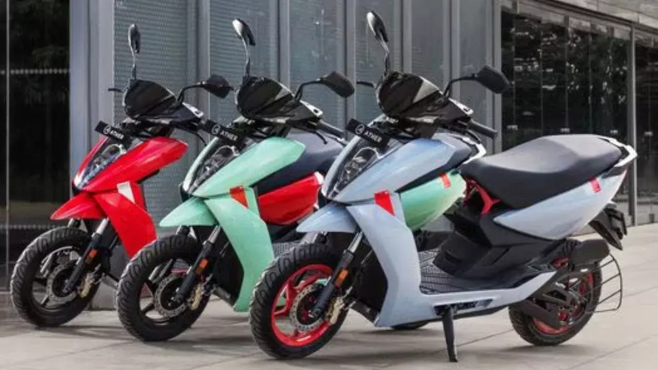 Second Hand EV : సెకండ్ హ్యాండ్ ఎలక్ట్రిక్ స్కూటర్ కొంటున్నారా? ఈ పొరపాట్లు చేస్తే జేబు ఖాళీ అవ్వడం ఖాయం Second Hand EV : సెకండ్ హ్యాండ్ ఎలక్ట్రిక్ స్కూటర్ కొంటున్నారా? ఈ పొరపాట్లు చేస్తే జేబు ఖాళీ అవ్వడం ఖాయం