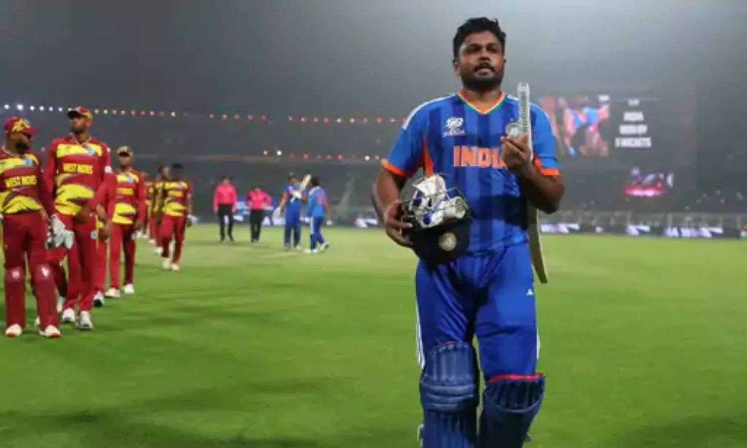 Sanju Samson: పనికిరాడని పక్కన పెట్టిన వాడే టీమిండియాను సెమీస్ చేర్చాడు Sanju Samson: పనికిరాడని పక్కన పెట్టిన వాడే టీమిండియాను సెమీస్ చేర్చాడు