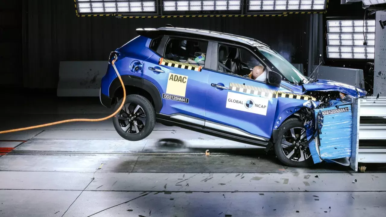 Nissan Magnite : టాటా పంచ్, ఎక్స్టర్ గుండెల్లో నిద్రపోతున్న నిస్సాన్ మాగ్నైట్.. . 5-స్టార్ సేఫ్టీ రేటింగ్తో రచ్చ Nissan Magnite : టాటా పంచ్, ఎక్స్టర్ గుండెల్లో నిద్రపోతున్న నిస్సాన్ మాగ్నైట్.. . 5-స్టార్ సేఫ్టీ రేటింగ్తో రచ్చ