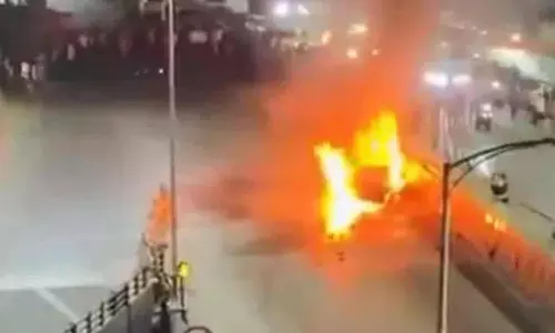 Hyderabad: సాగర్ రింగ్ రోడ్డుపై కారు బీభత్సం.. డీసీఎంను ఢీకొట్టి..