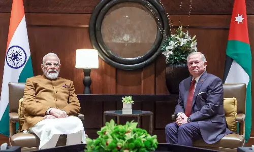 PM Modi: జోర్దాన్ రాజుకు మోడీ ఫోన్ కాల్.. గల్ఫ్ భారతీయుల భద్రతపై కీలక భరోసా! PM Modi: జోర్దాన్ రాజుకు మోడీ ఫోన్ కాల్.. గల్ఫ్ భారతీయుల భద్రతపై కీలక భరోసా!