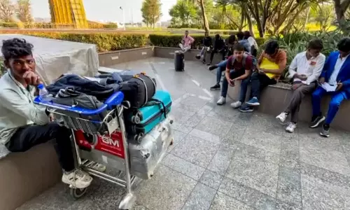 Iran US Israel War: గల్ఫ్ నుంచి భారతీయుల తరలింపు.. రంగంలోకి ప్రత్యేక విమానాలు.. Iran US Israel War: గల్ఫ్ నుంచి భారతీయుల తరలింపు.. రంగంలోకి ప్రత్యేక విమానాలు..