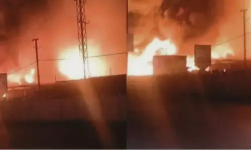 Hyderabad Fire Accident: హైదరాబాద్ నిజాంపేట ప్రాంతంలో మంగళవారం పొద్దుపోయాకా భారీ అగ్నిప్రమాదం చోటుచేసుకుంది.