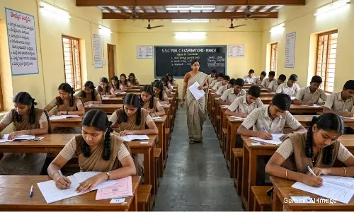 AP 10th Class Hall Tickets 2026: ఏపీ 10వ తరగతి పబ్లిక్ పరీక్షల హాల్ టికెట్లు ఈ వారం విడుదల కానున్నాయి. AP 10th Class Hall Tickets 2026: ఏపీ 10వ తరగతి పబ్లిక్ పరీక్షల హాల్ టికెట్లు ఈ వారం విడుదల కానున్నాయి.